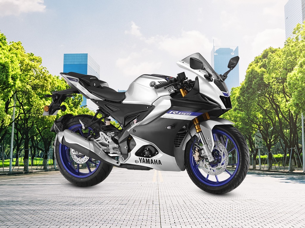 Yamaha R15 V4